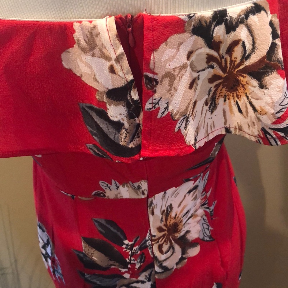 Red floral dress - Picture 7 of 8